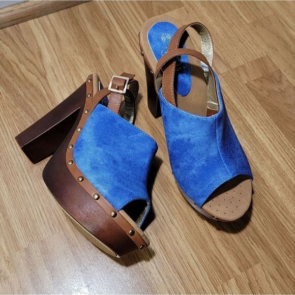 Maker's Clog Sandals 8.5  - Picture 2 of 8